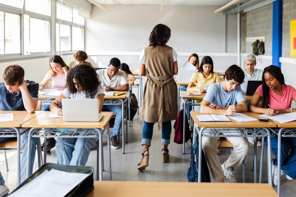 Erfahren Sie, warum eine bilinguale Grundschule in Berlin Schüler optimal auf die Zukunft vorbereitet.