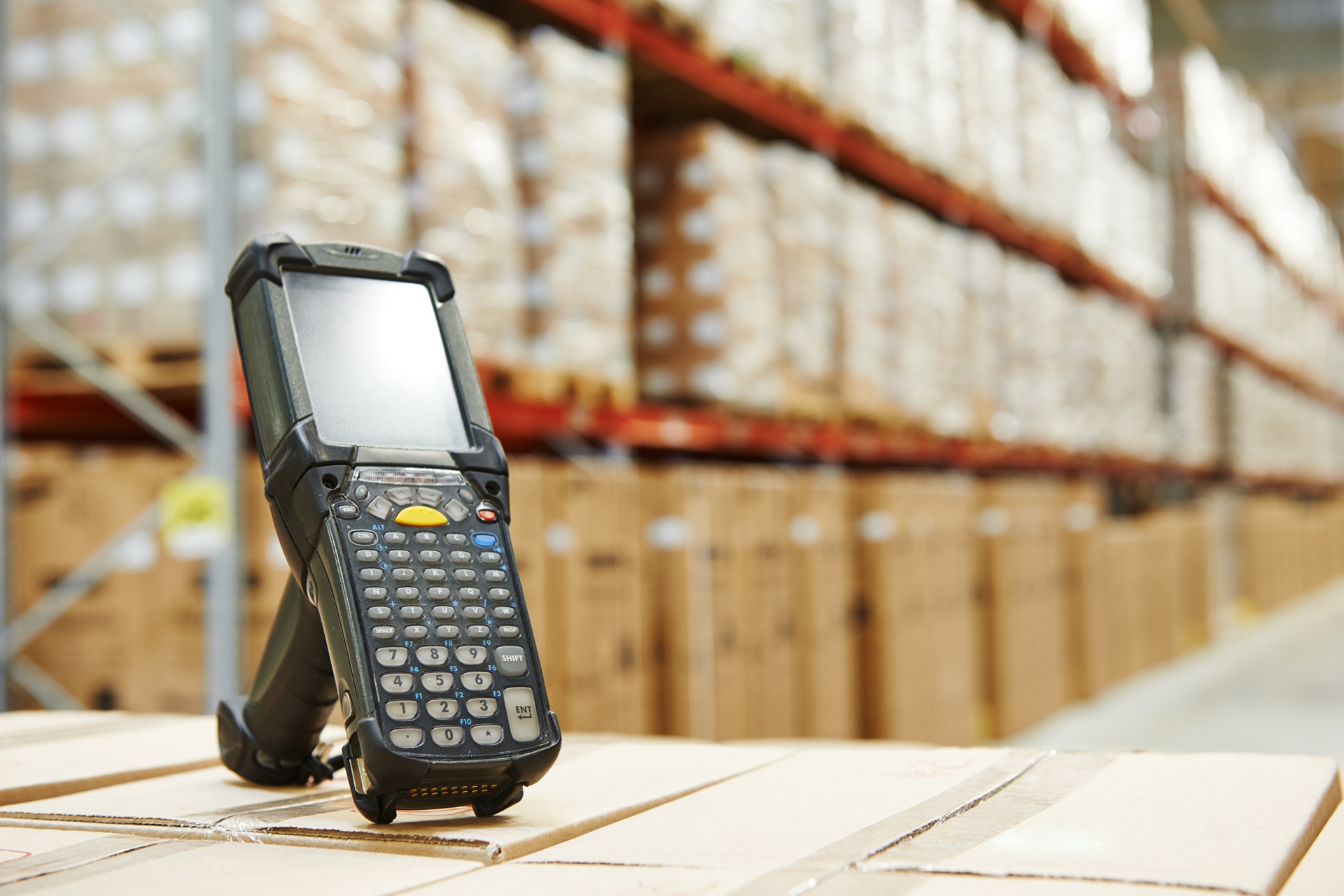 Mobiles Barcodegerät im Lager | Honeywell Scanner

